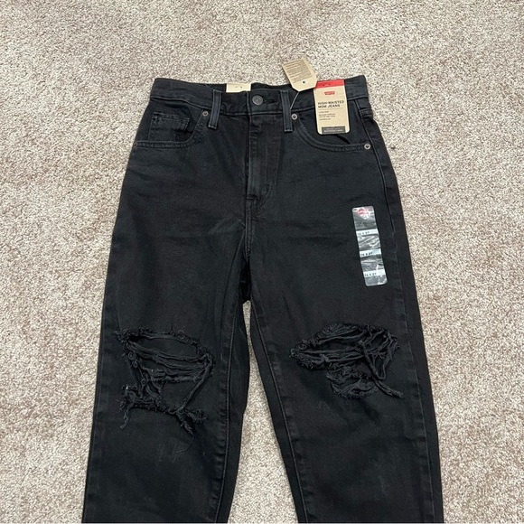 Womens Size 26in Levi’s High Waisted Mom Jeans Black Ripped - Picture 2 of 8